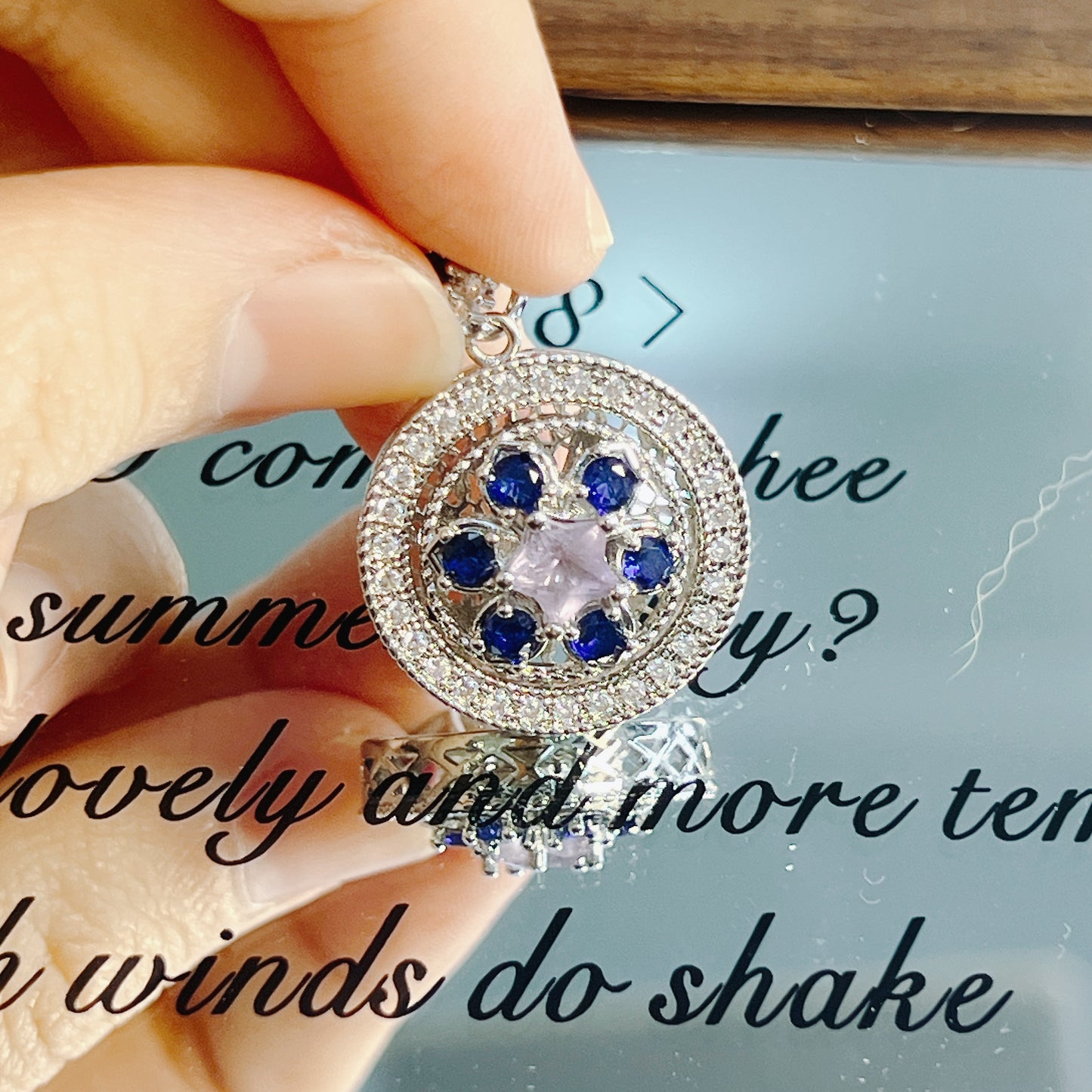 Live Link for necklace