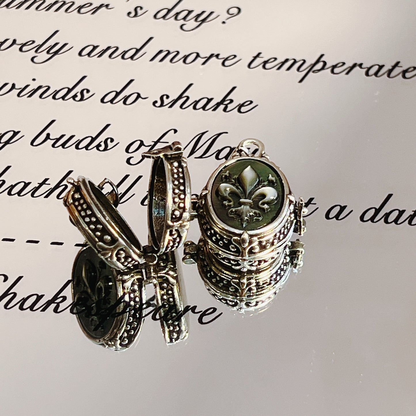 Live Link for necklace